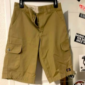 Dickies cargo shorts tan, 30 waist